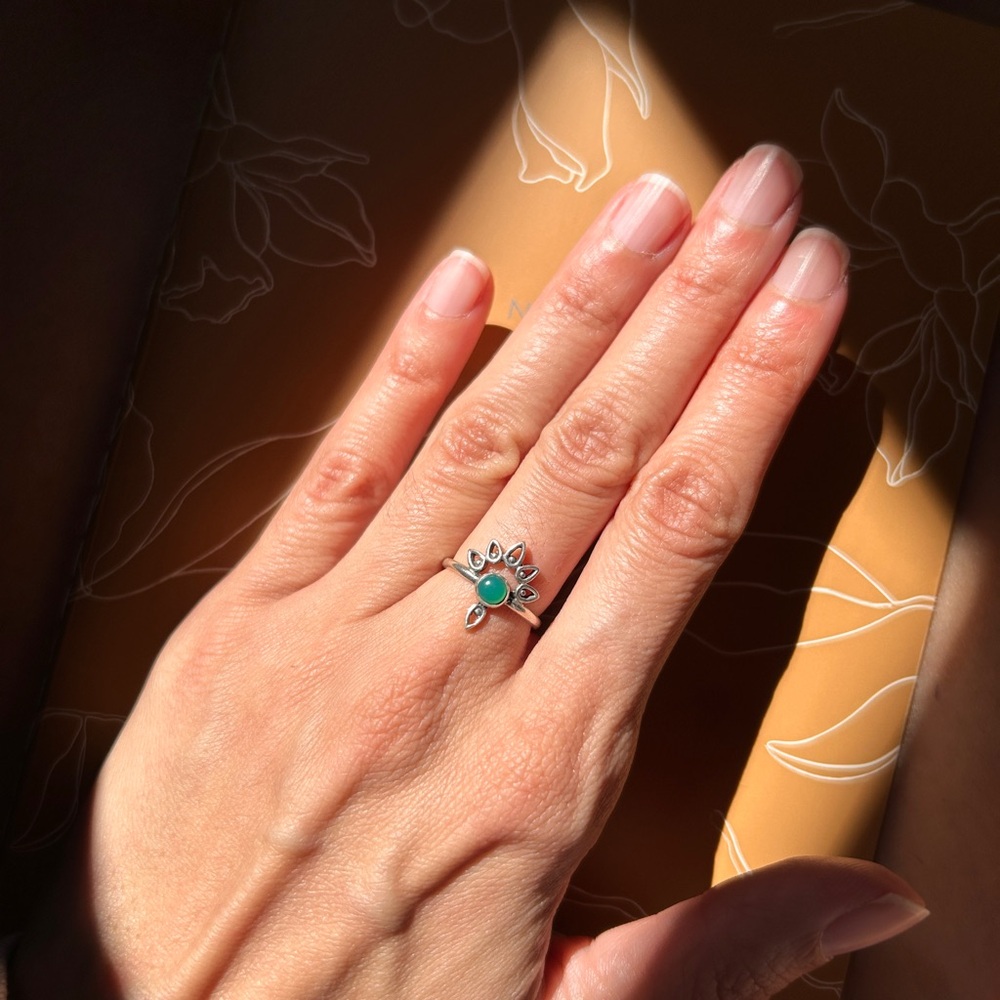 Last call! Elegant Silver and Green Ring